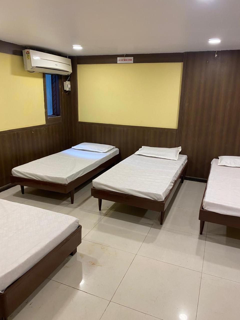 Hotel Skylark นาคปุระ ภายนอก รูปภาพ